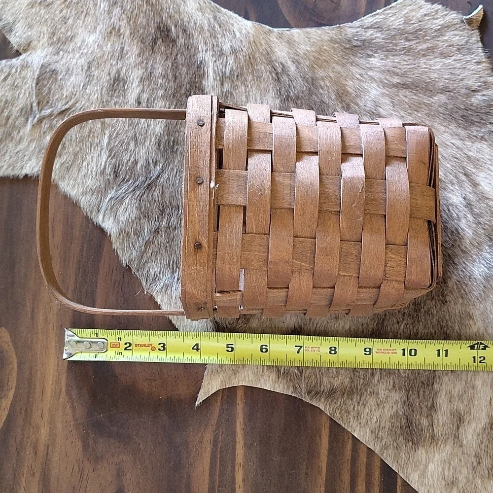 Longaberger basket woven 1985 with handle vintage